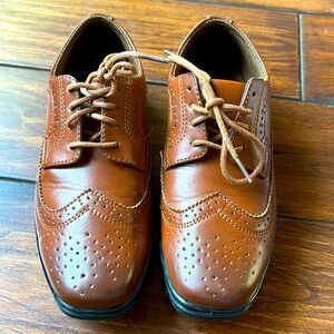 Boys brown dress shoes size 1.5w never worn Ace